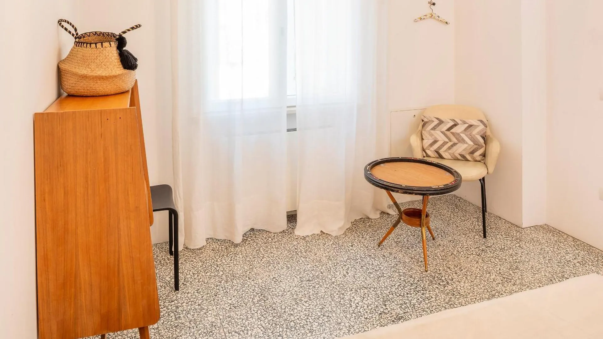 Lakeview Apartment Cristina Lazise Italy
